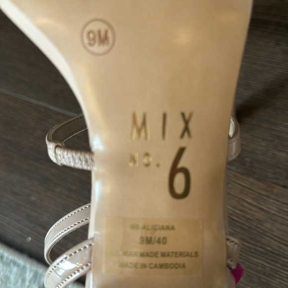 Tan Heels - Picture 4 of 4